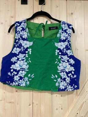 Kourt Green Blue Floral Tank Top Size XL Square Neck Tie Back Crop
